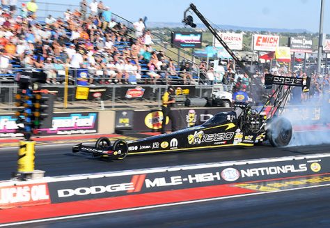 top fuel dragster at the starting line