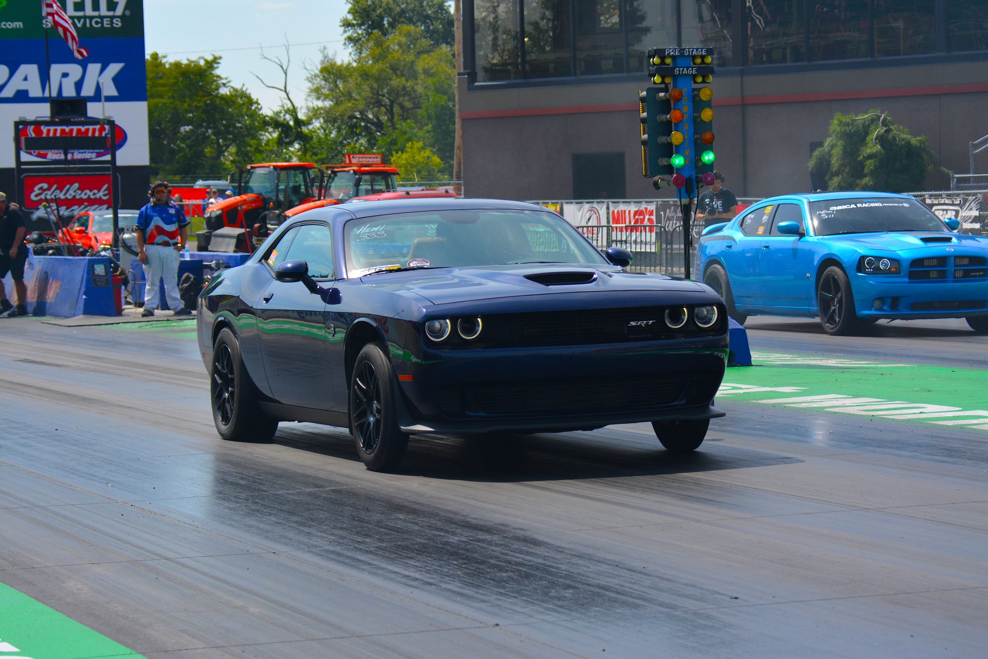 Dodge Challenger drag racing