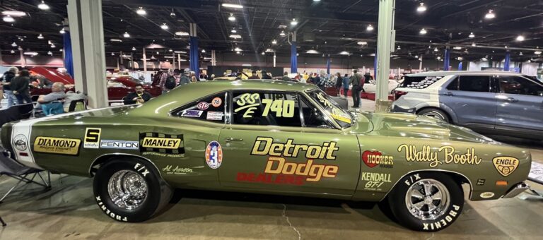 RareSuperBeeStingsAgain_Featur