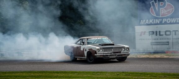 East Coast Beast: A 1969 Plymouth Satellite Tears Up the Streets in Drifting Glory