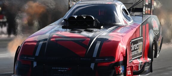 Dodge TSR Drivers Stewart, Hagan Dealt Close First-round Exits at NHRA Nevada Nationals