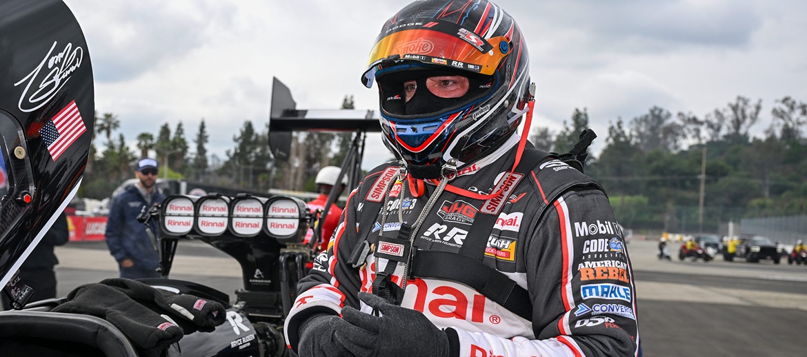 Stewart's Final-Round Fight, Hagan's Blown-Up Charge Mark