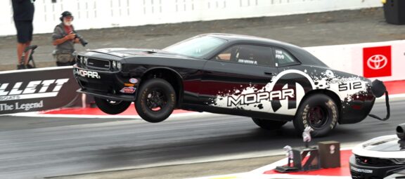 Viper-Powered V10 Challenger Drag Pak Wins Super Stock at the NHRA Winternationals!