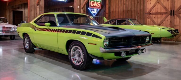 Vintage Mopar<sub class="realign subscript">&reg;</sub> Muscle Cars Set New Records at Richmond Auctions image