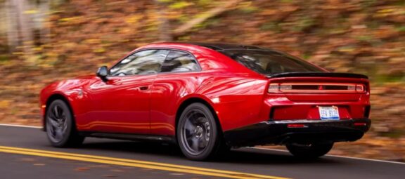 Dodge Charger SIXPACK: The Muscle Car Revival That Wins Back the Critics